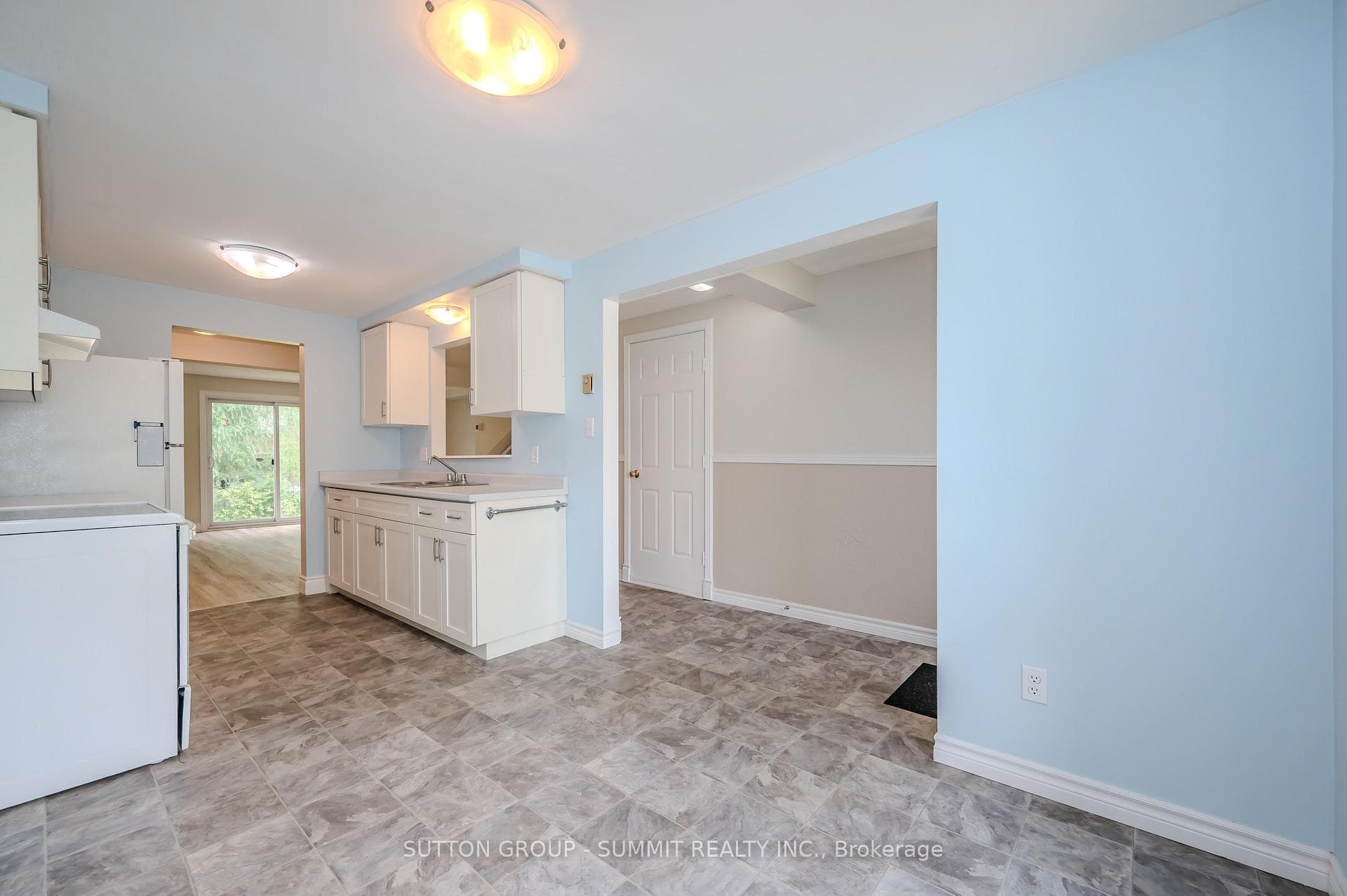 24 DANVILLE Avenue photo 15