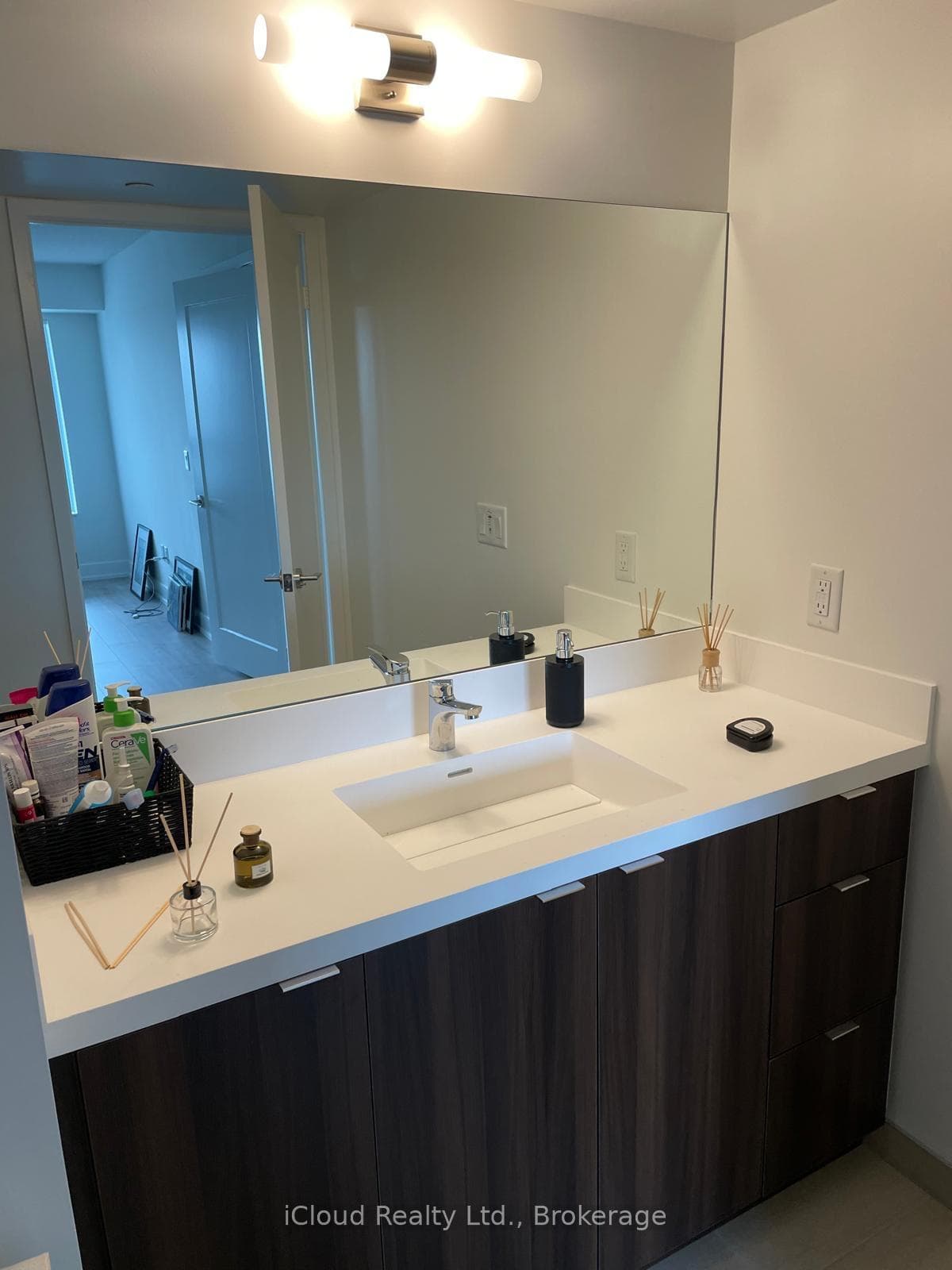 10 Eva Road Unit 705 photo 9