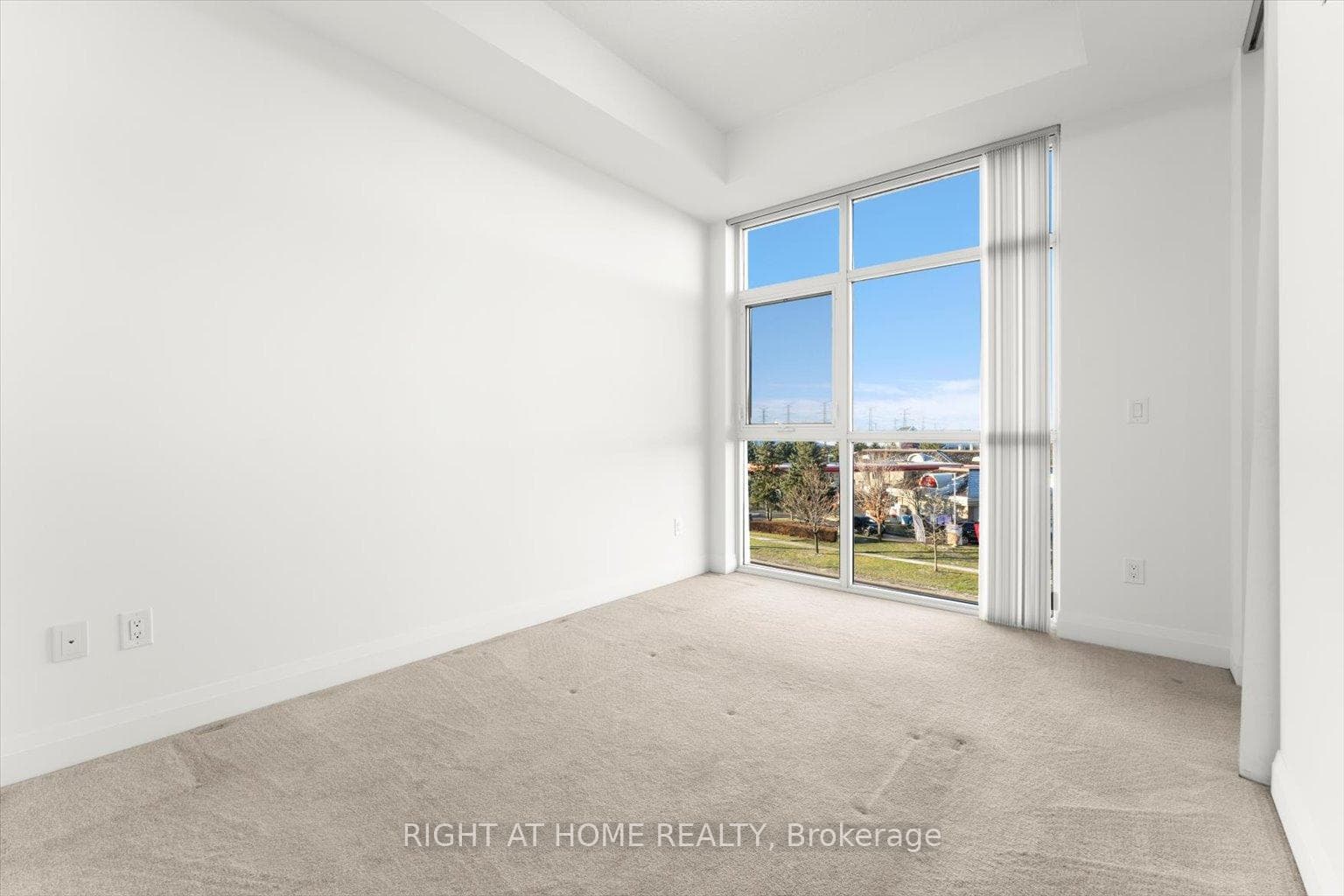 8763 Bayview Avenue Unit 313 photo 12