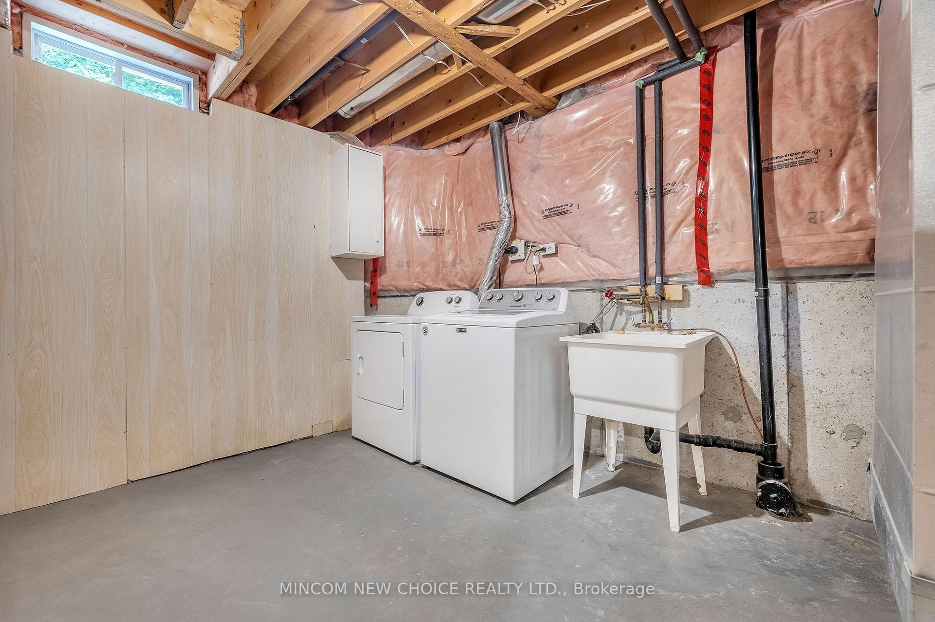 328 Mapleview Court photo 27