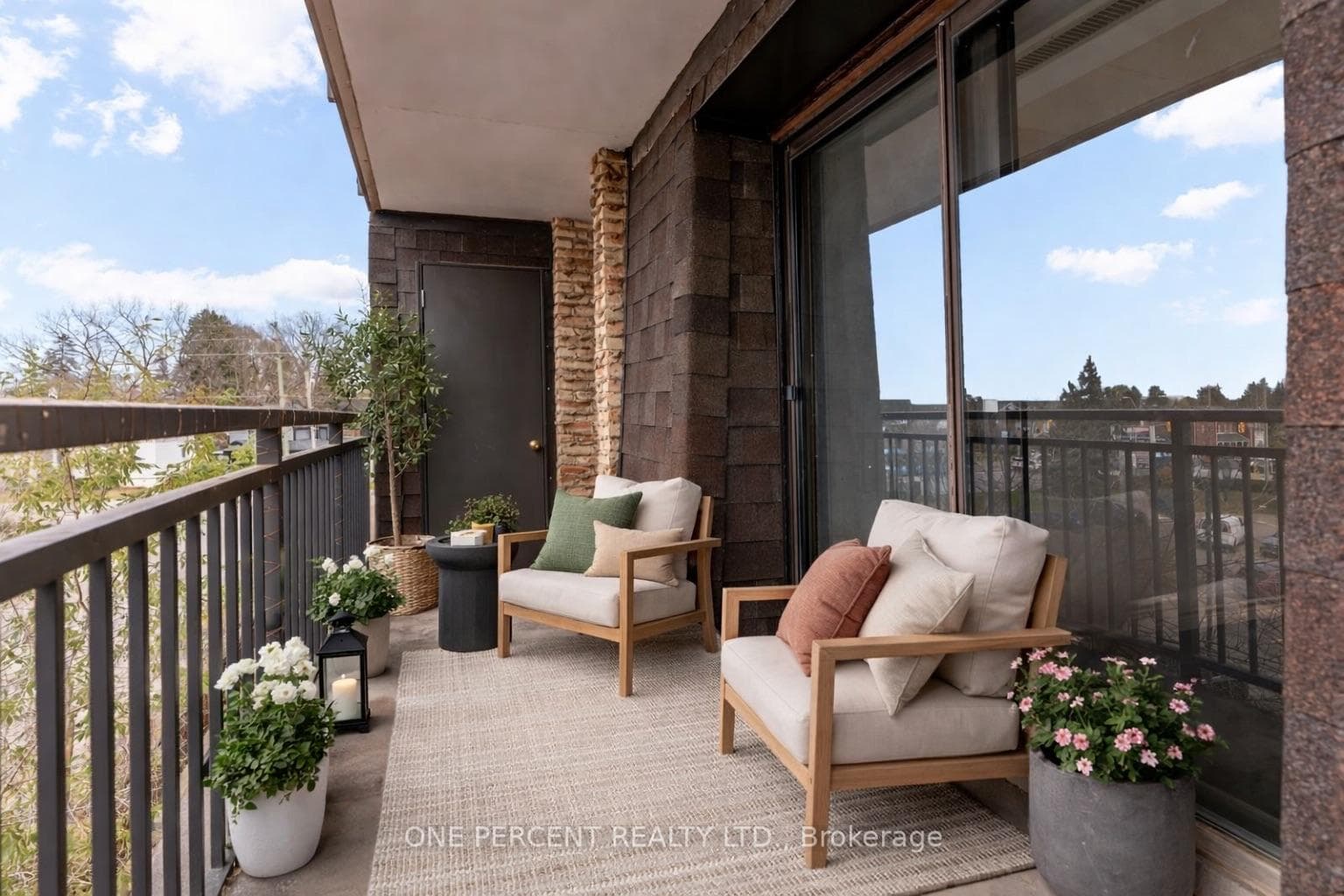15390 Yonge Street Unit 406 photo 35