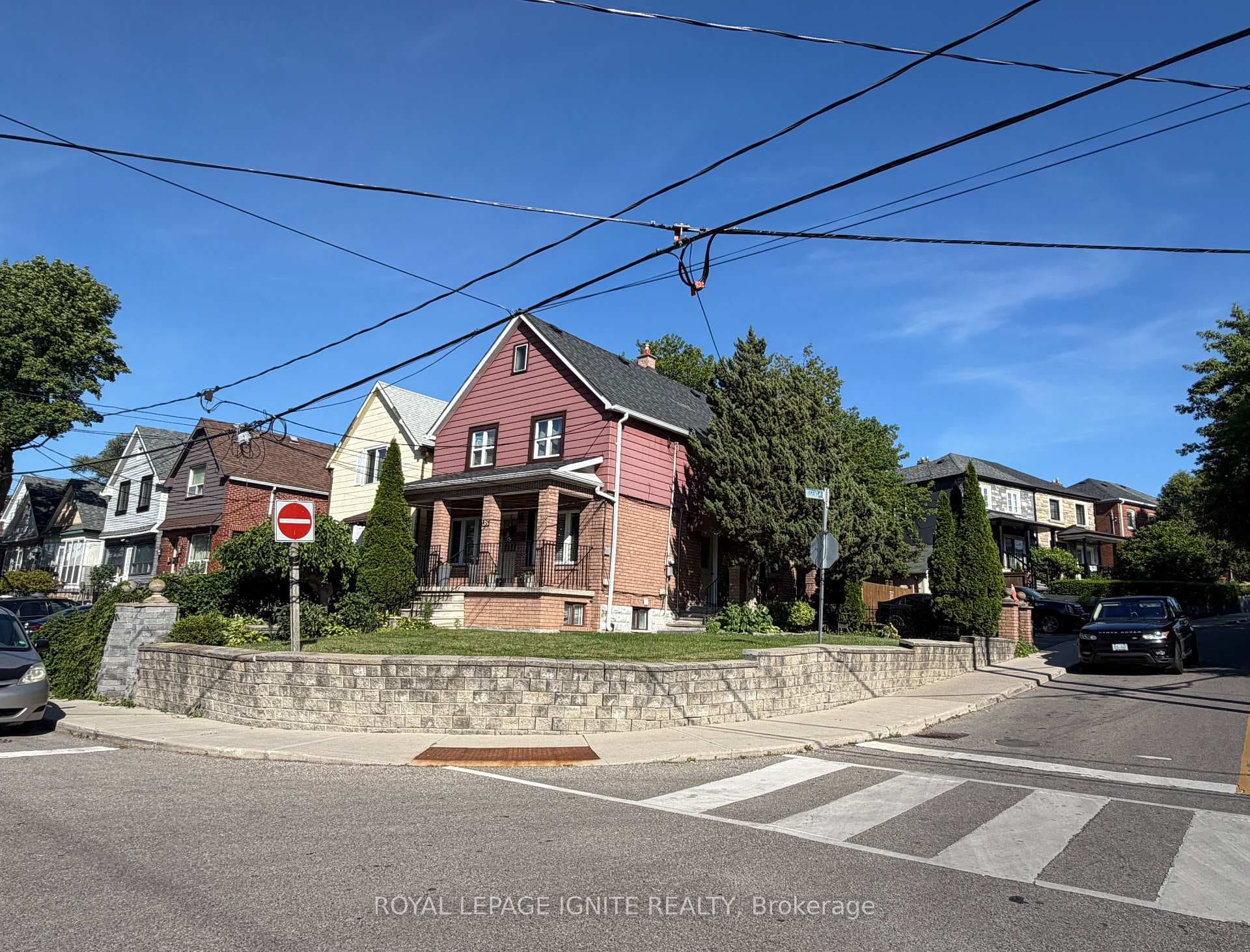 35 Hillary Avenue photo 13