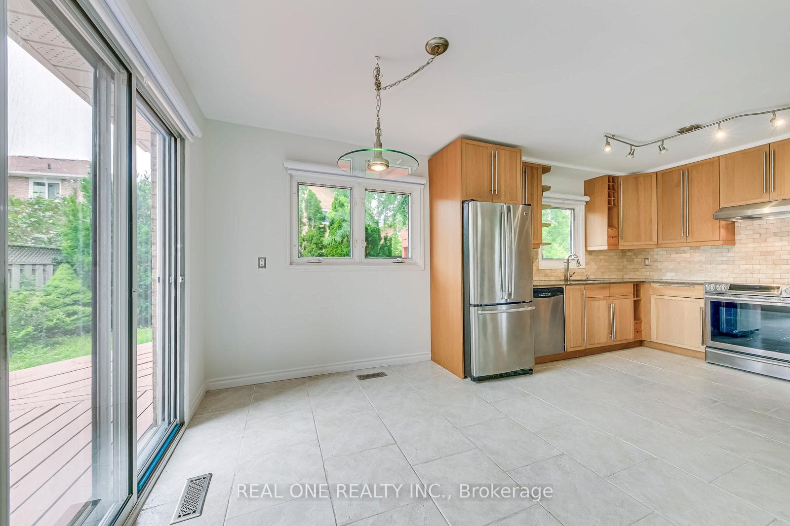 2577 Innisfil Road photo 10