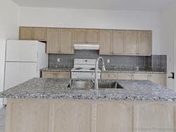 19 Carnarvon Avenue photo 14