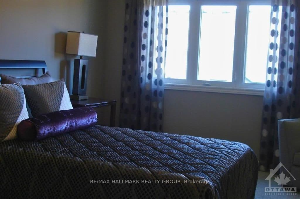 329 TOURMALINE Crescent photo 13