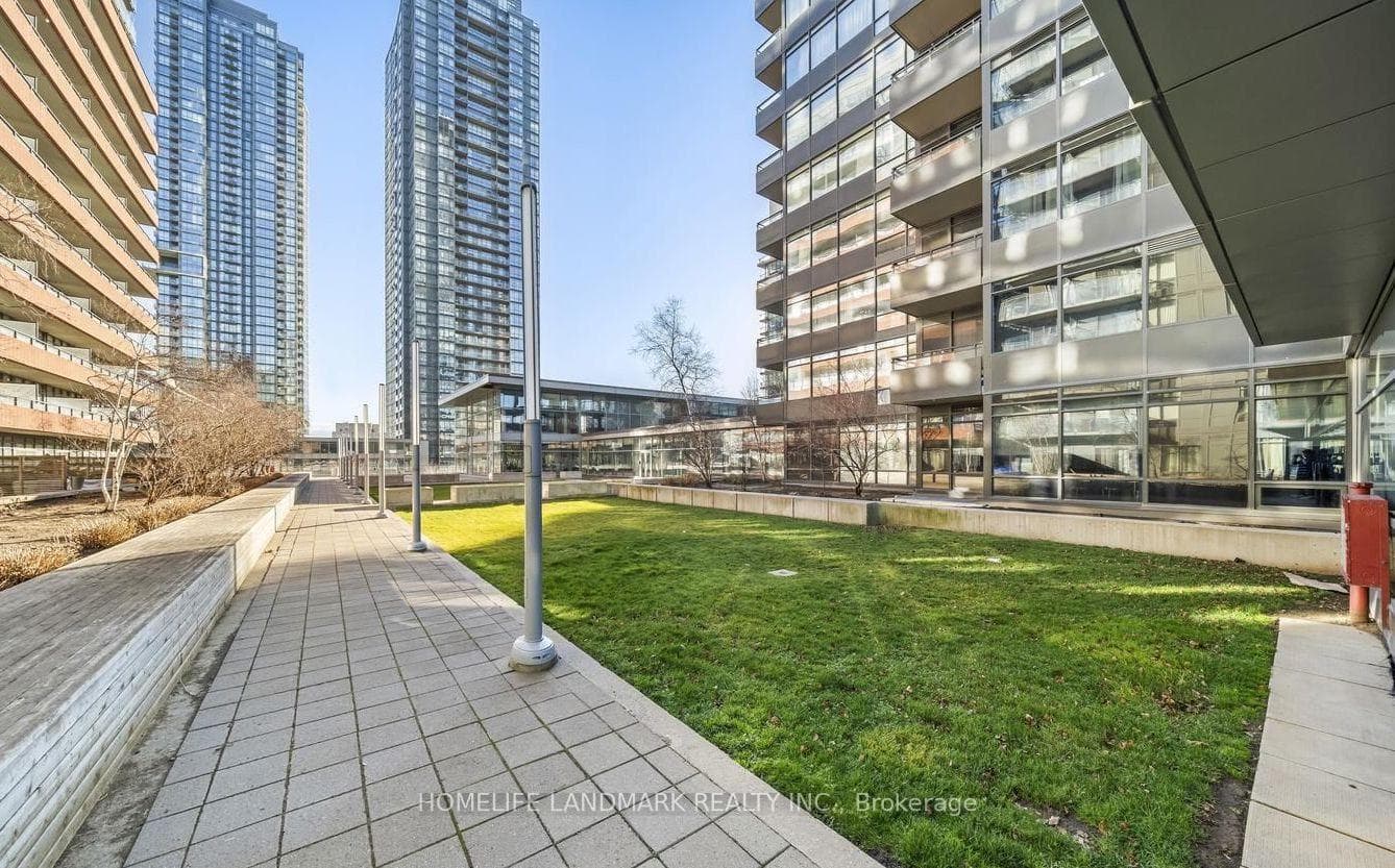 4K Spadina Avenue Unit 1801 photo 4