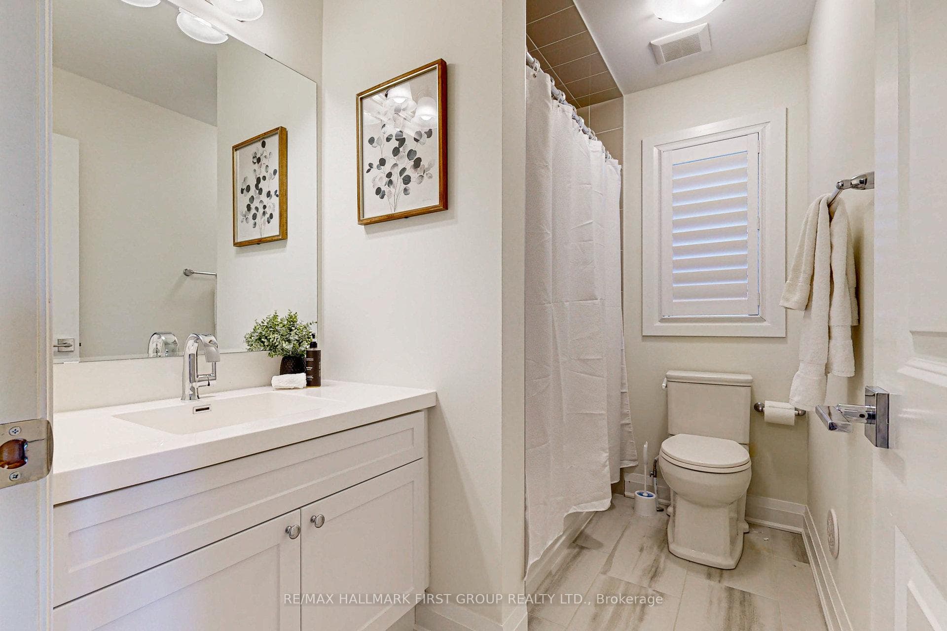 3360 Thunderbird Promenade photo 32