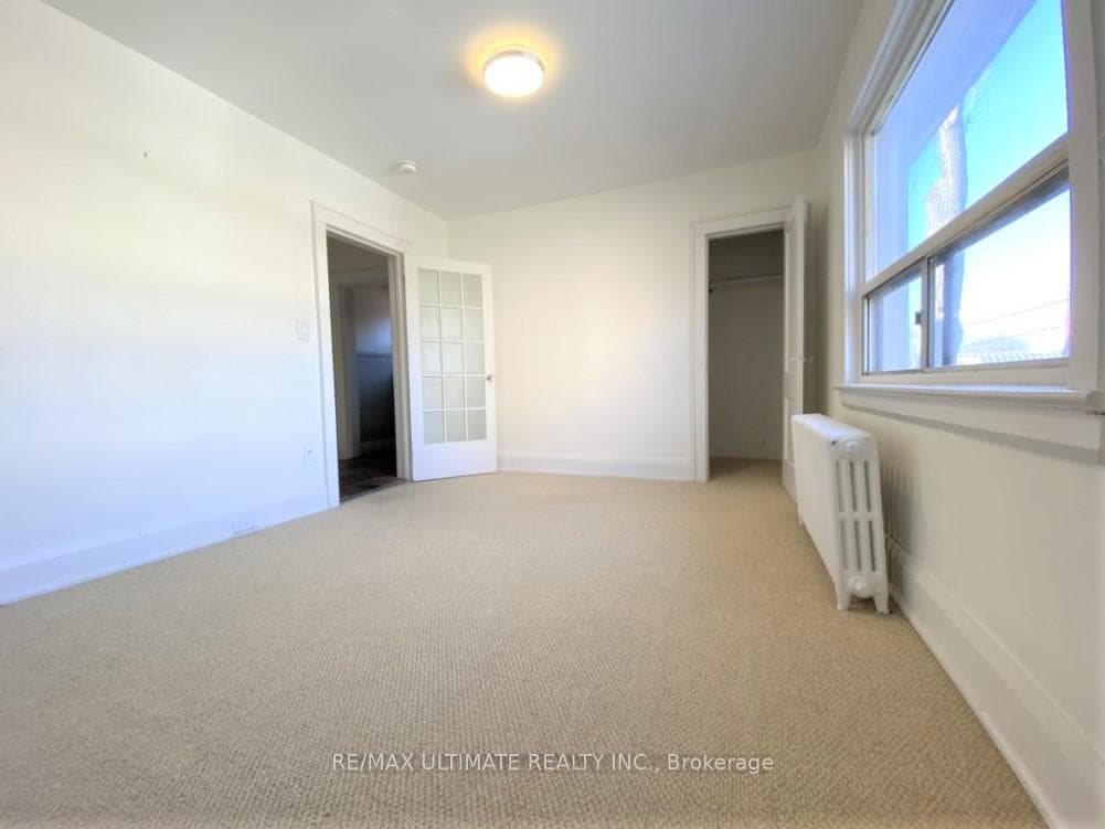 533 Kingston Road photo 36