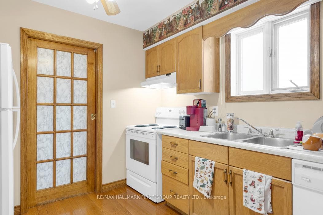1304 A Hunt Club Road Unit A photo 12