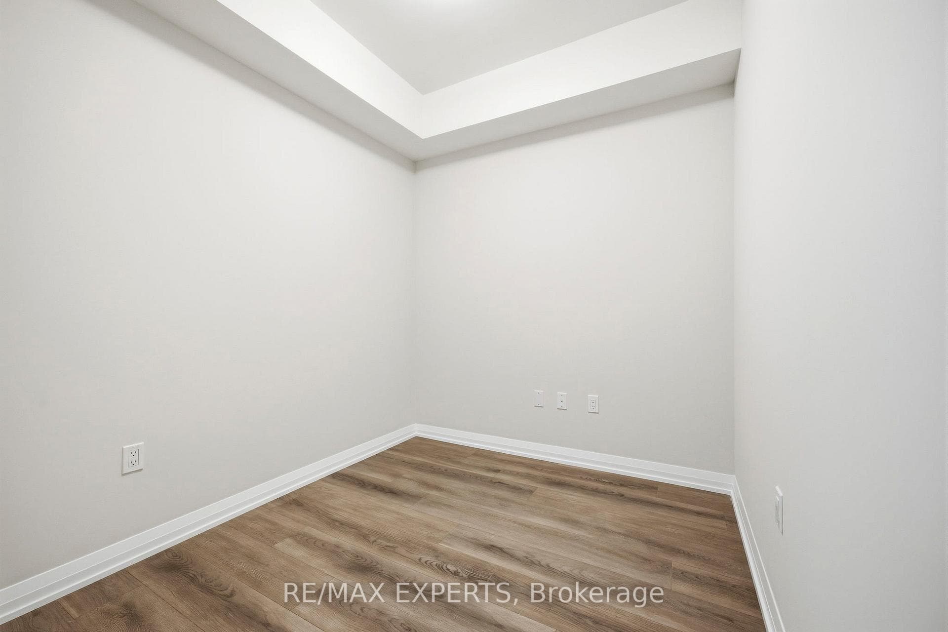 9000 Jane Street Unit 1220 photo 8