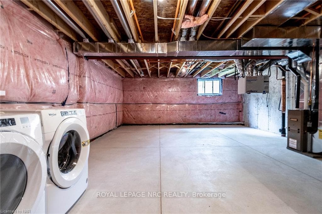 121A Moffatt Street Unit 10 photo 28