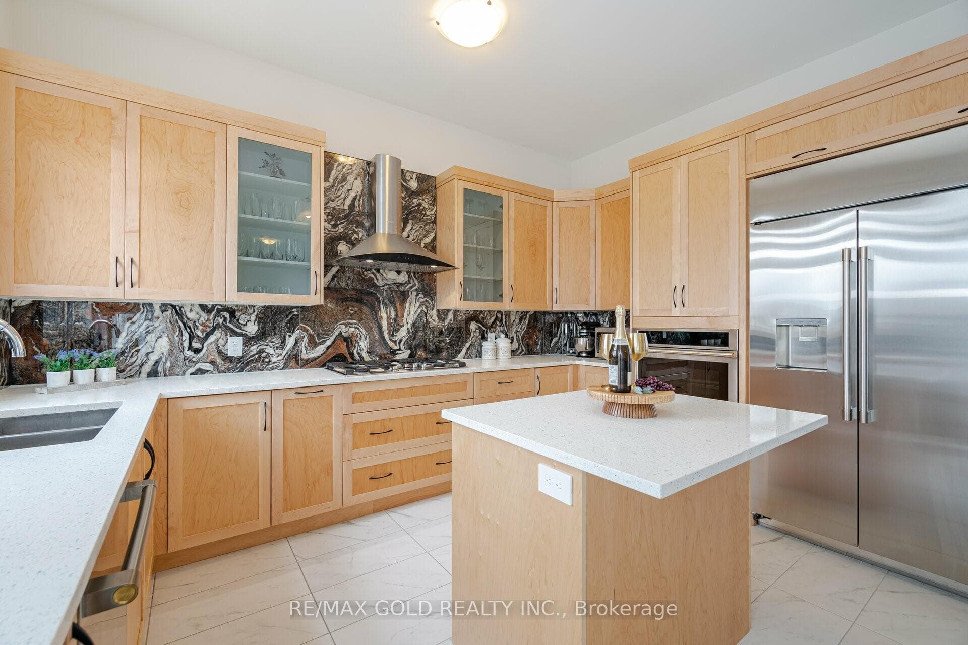 121 Raspberry Ridge Avenue photo 8