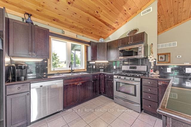 1155 Jermey Road photo 4