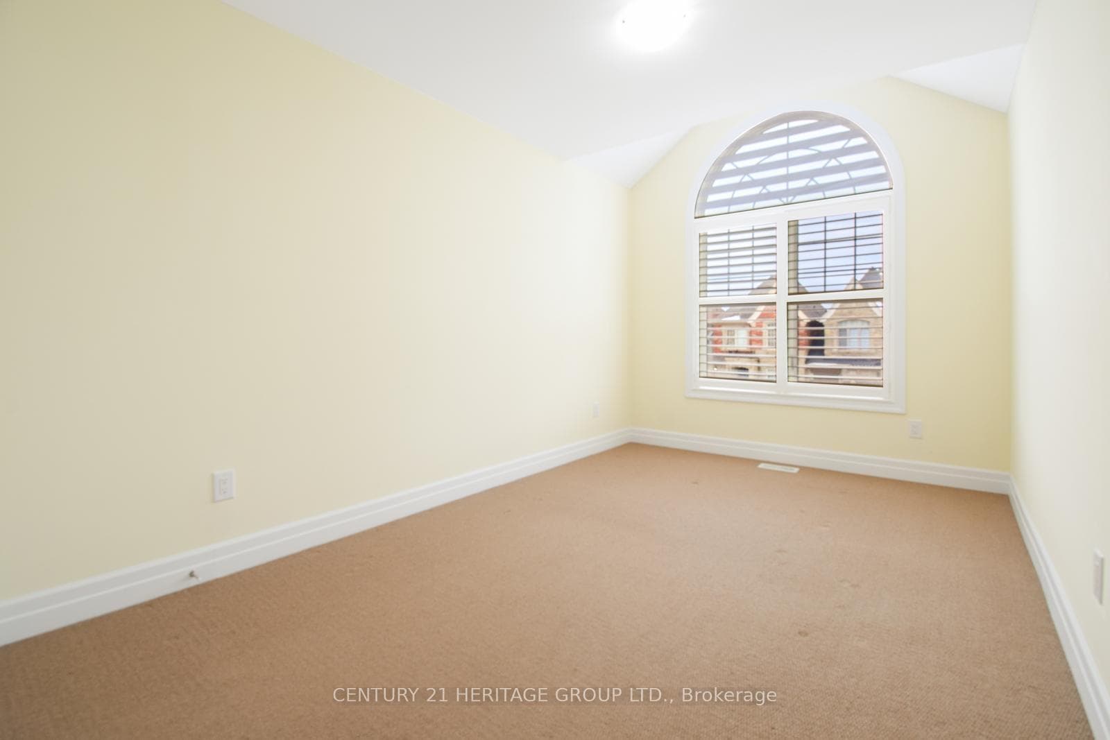 55 Alex Campbell Crescent photo 16