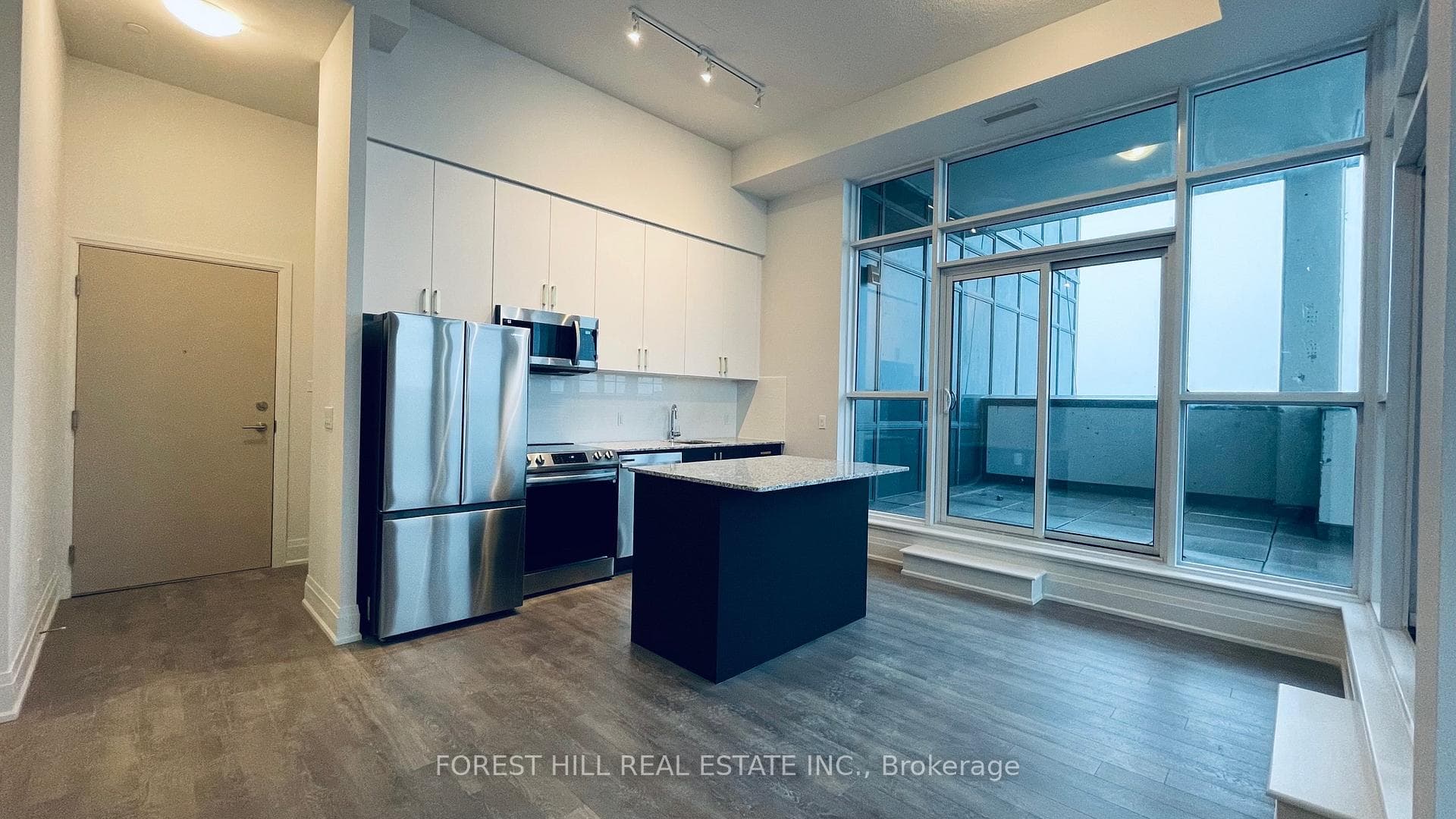 20 Meadowglen Place Unit 2804 photo 5