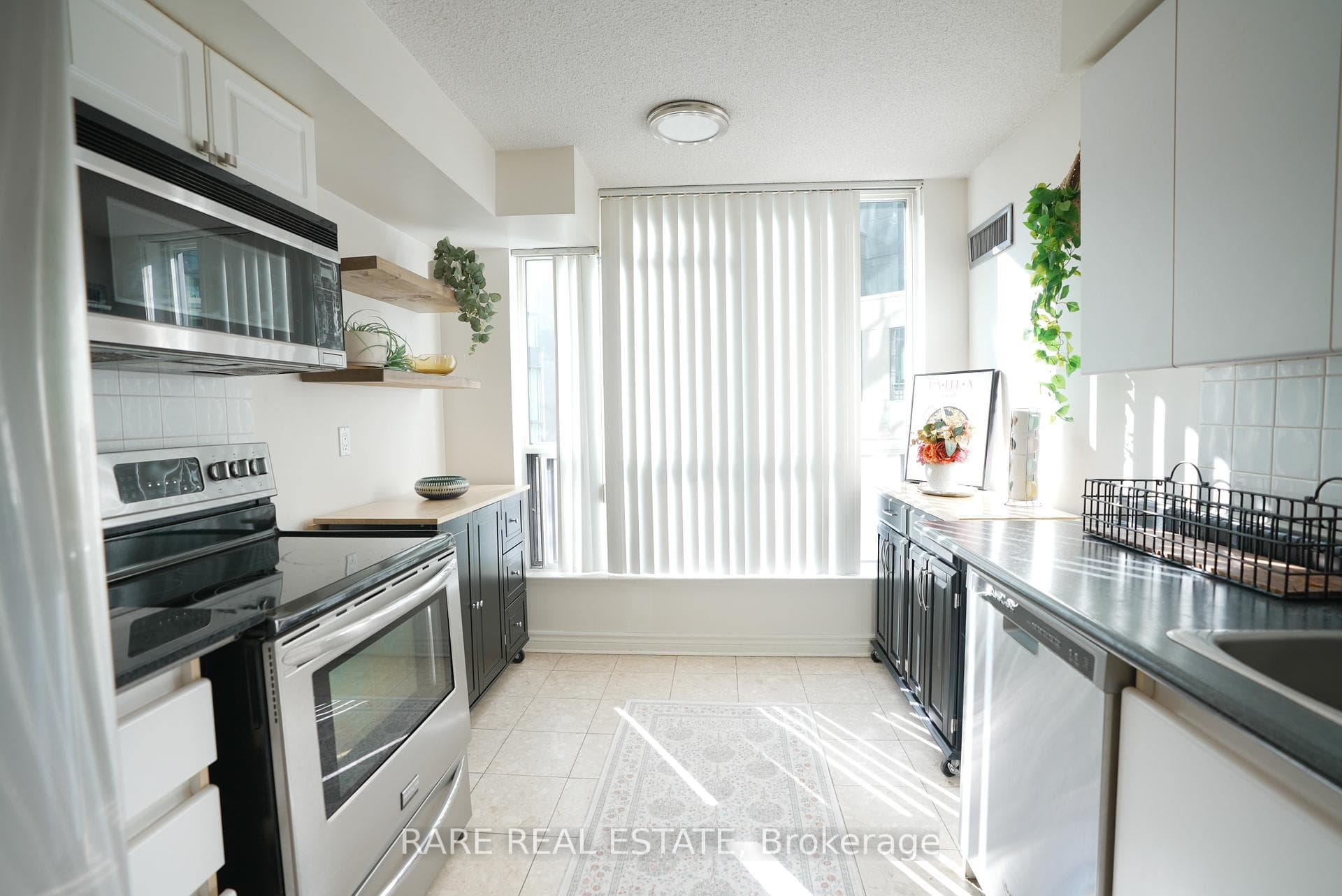24 Wellesley Street Unit 203 photo 4