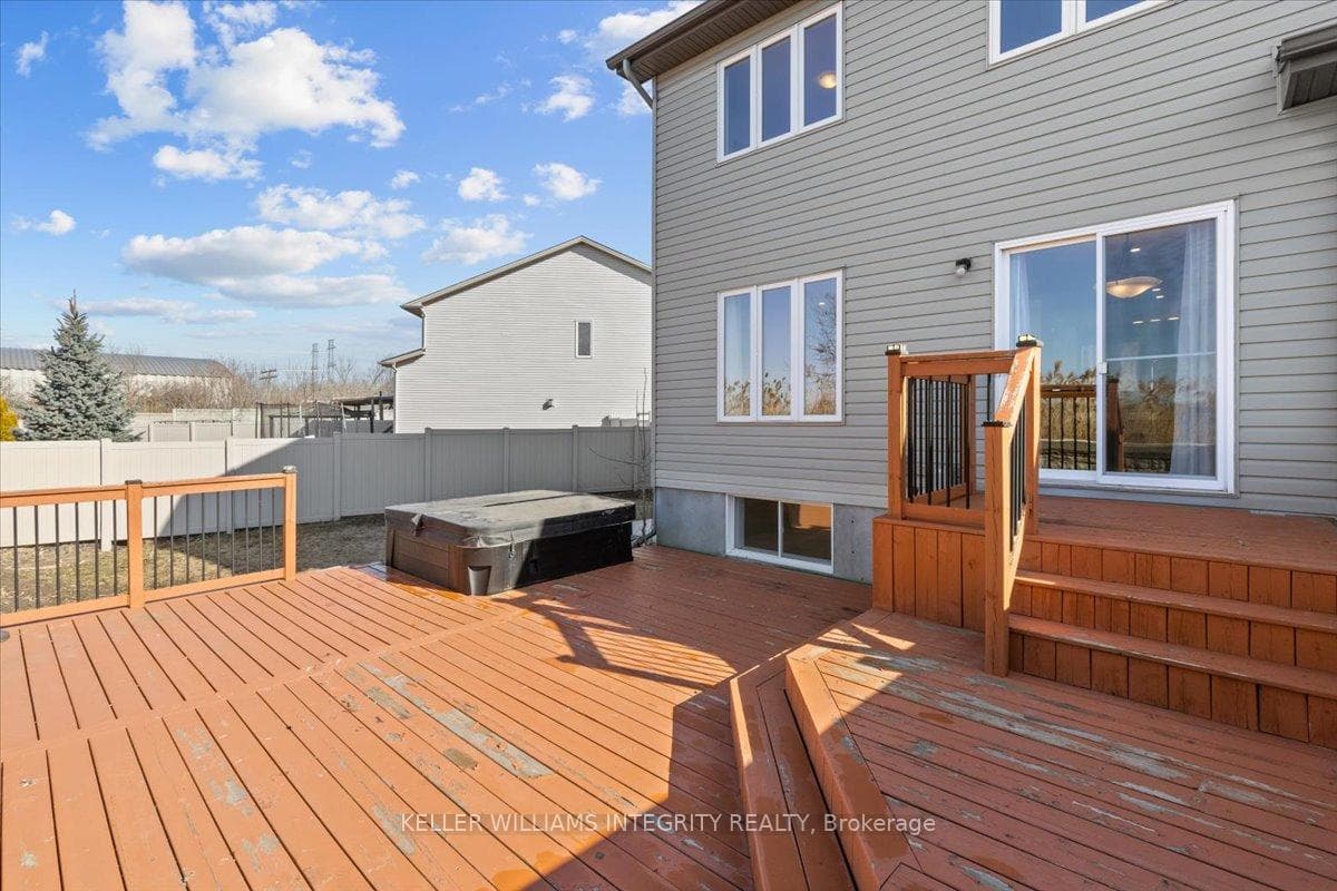 244 Macoun Circle photo 31