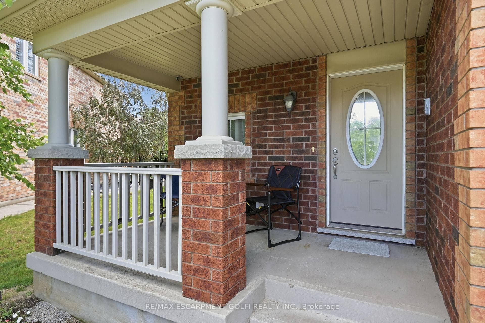 240 Emick Drive photo 4