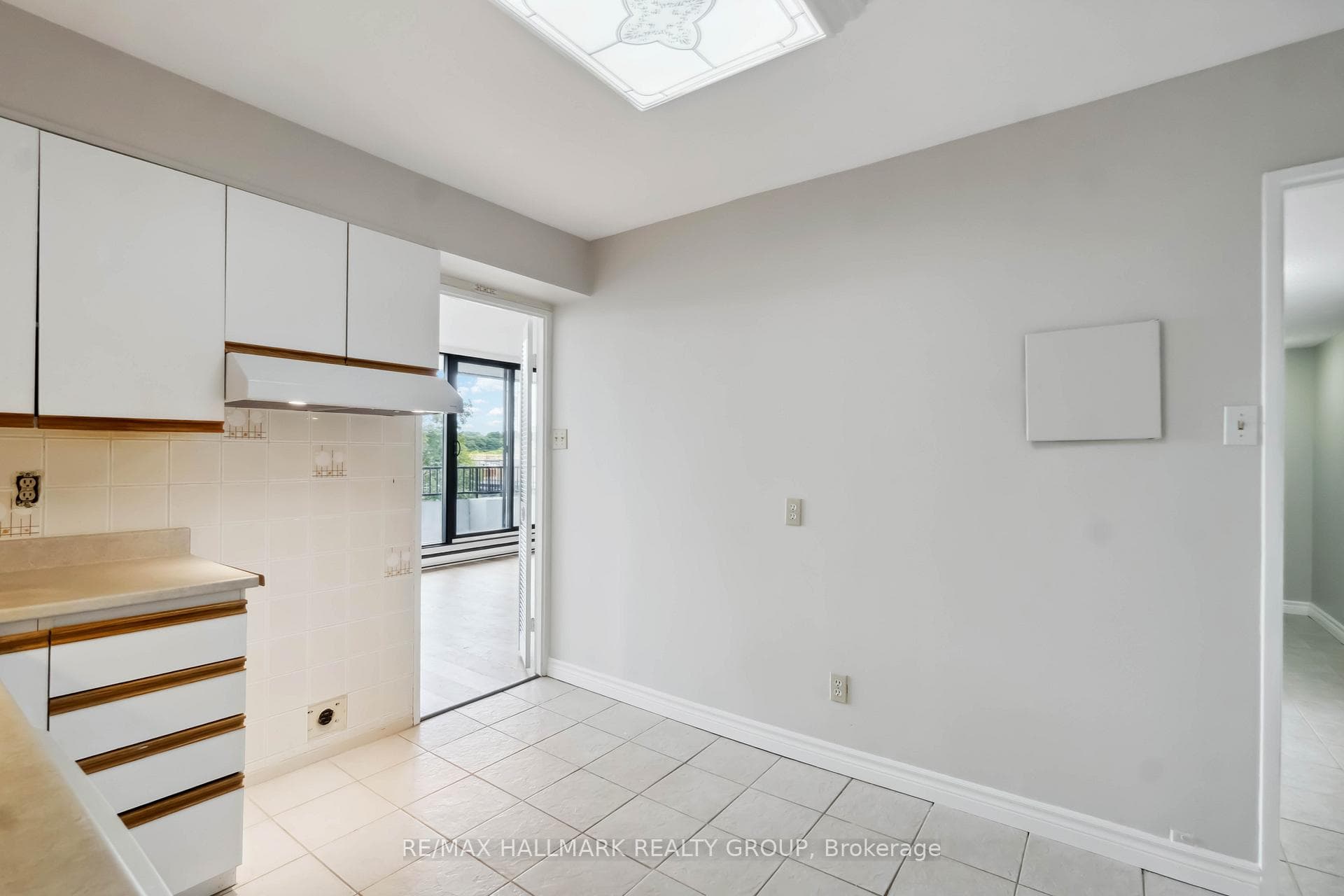 370 Dominion Avenue Unit 505 photo 17