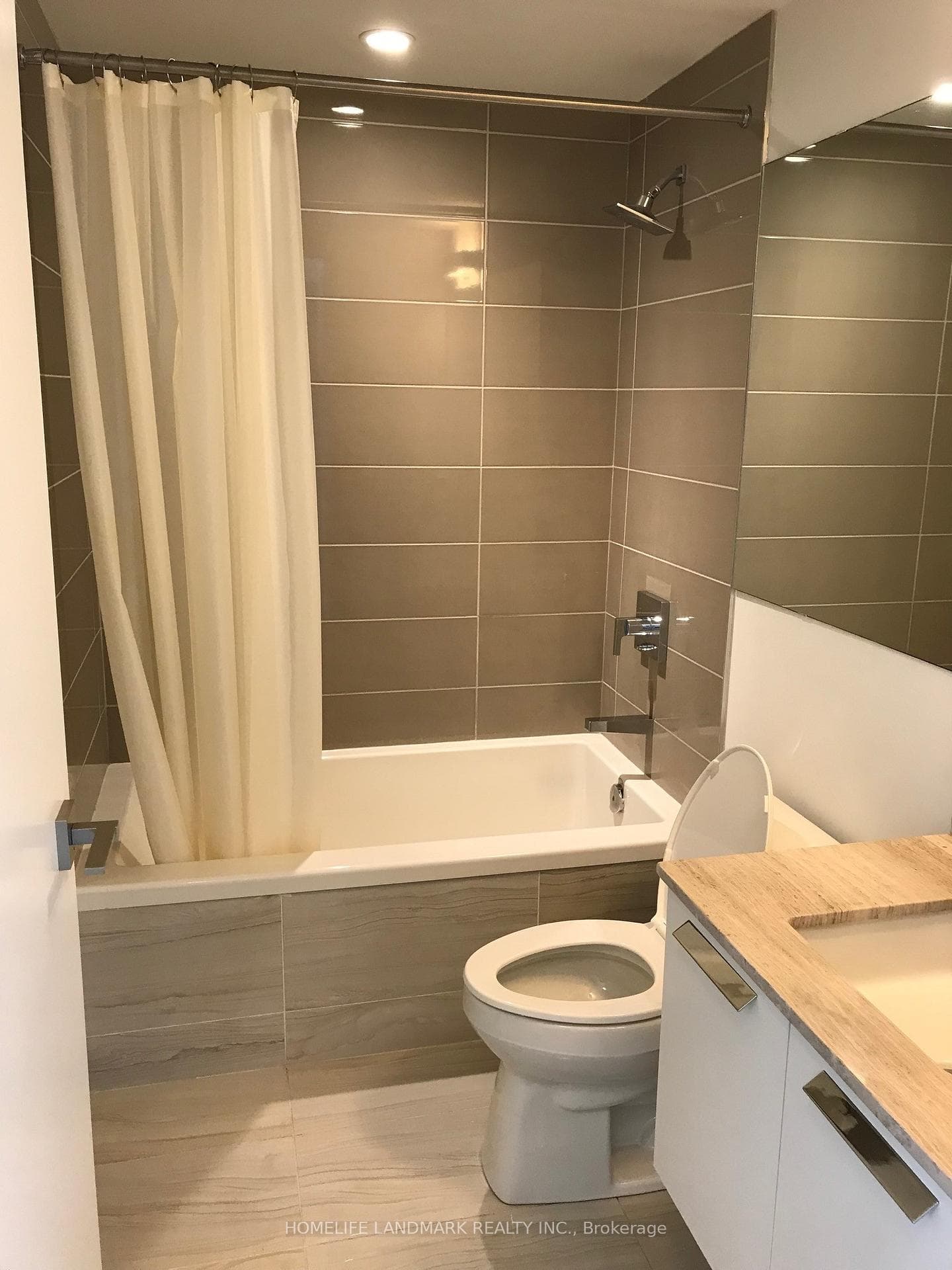 28 Wellesley Street Unit 1708 photo 9