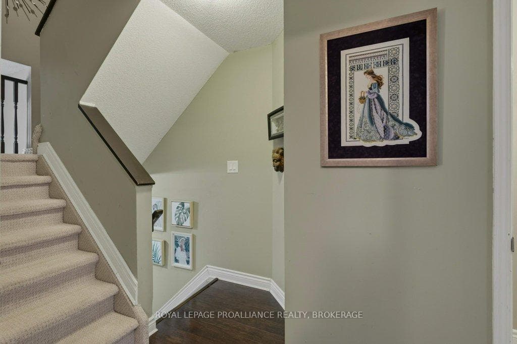 882 Winchester Lane photo 6