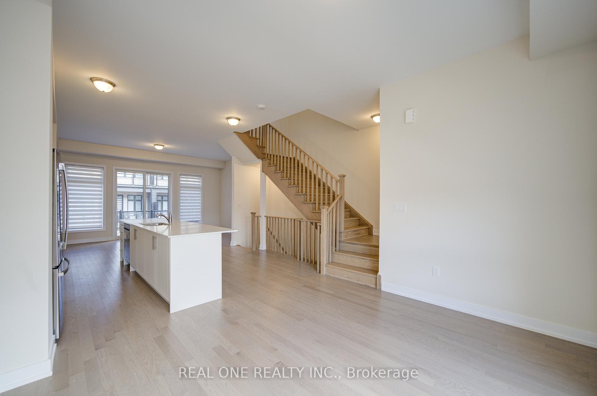 3073 Welsman Gardens photo 18