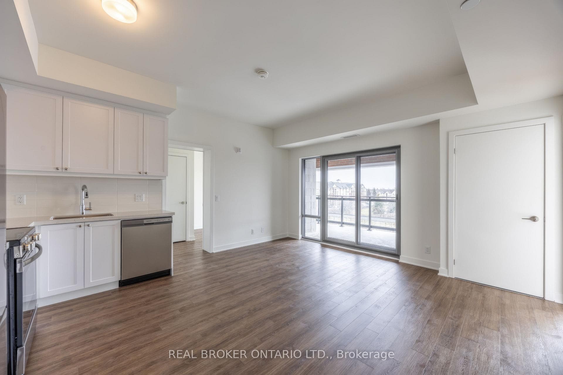 51 Clarington Boulevard Unit 402 photo 7