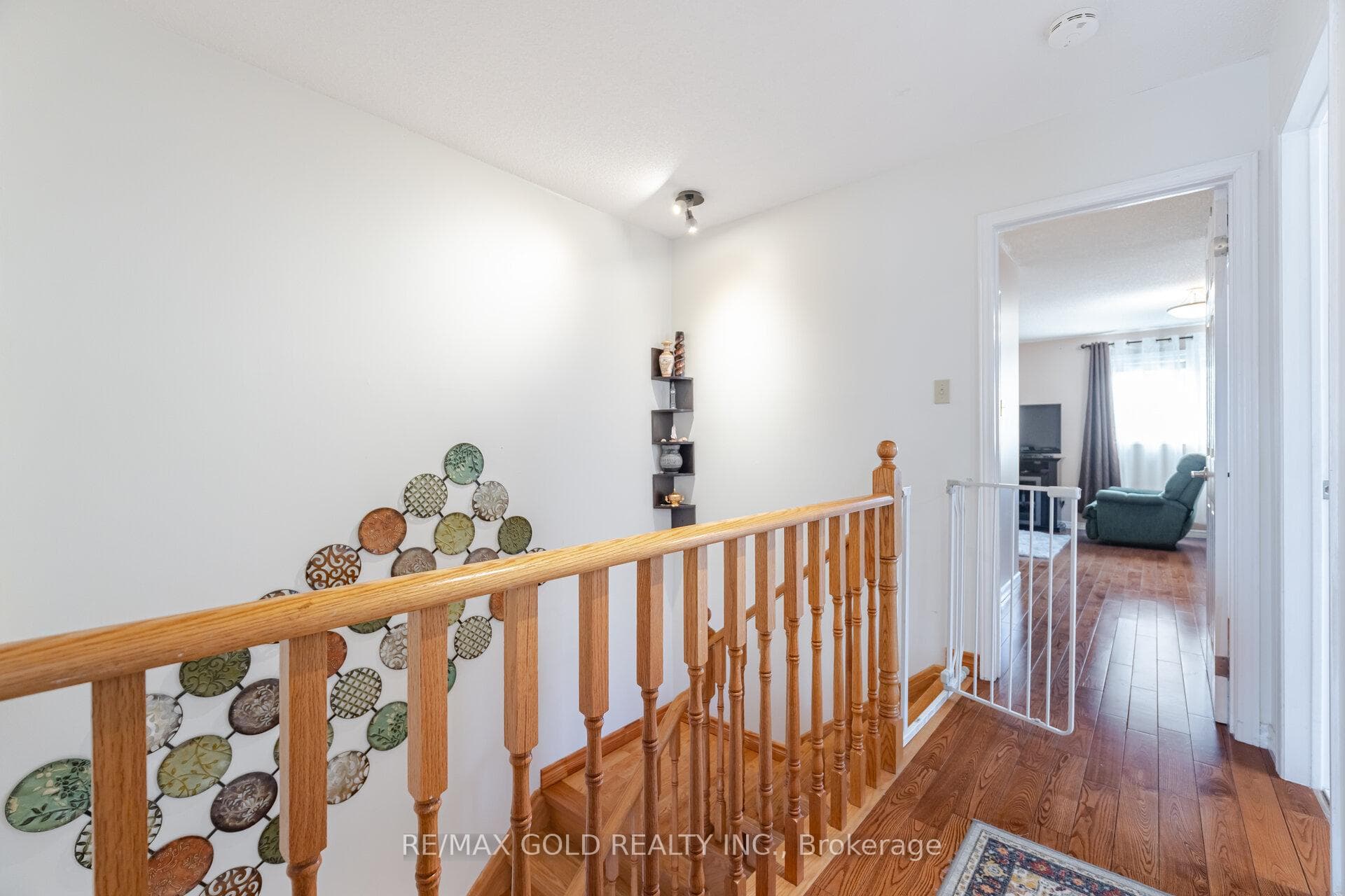 5284 Longhouse Crescent photo 9