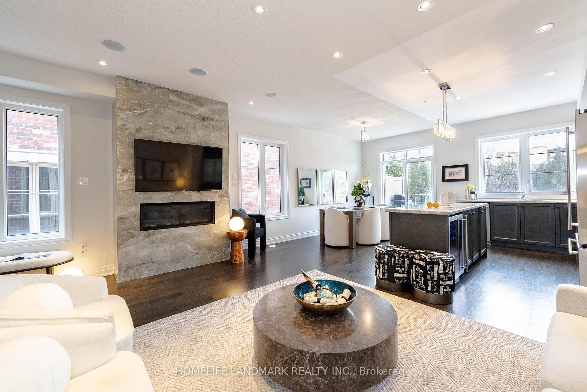 1331 Major Mackenzie Drive Unit 104 photo 6