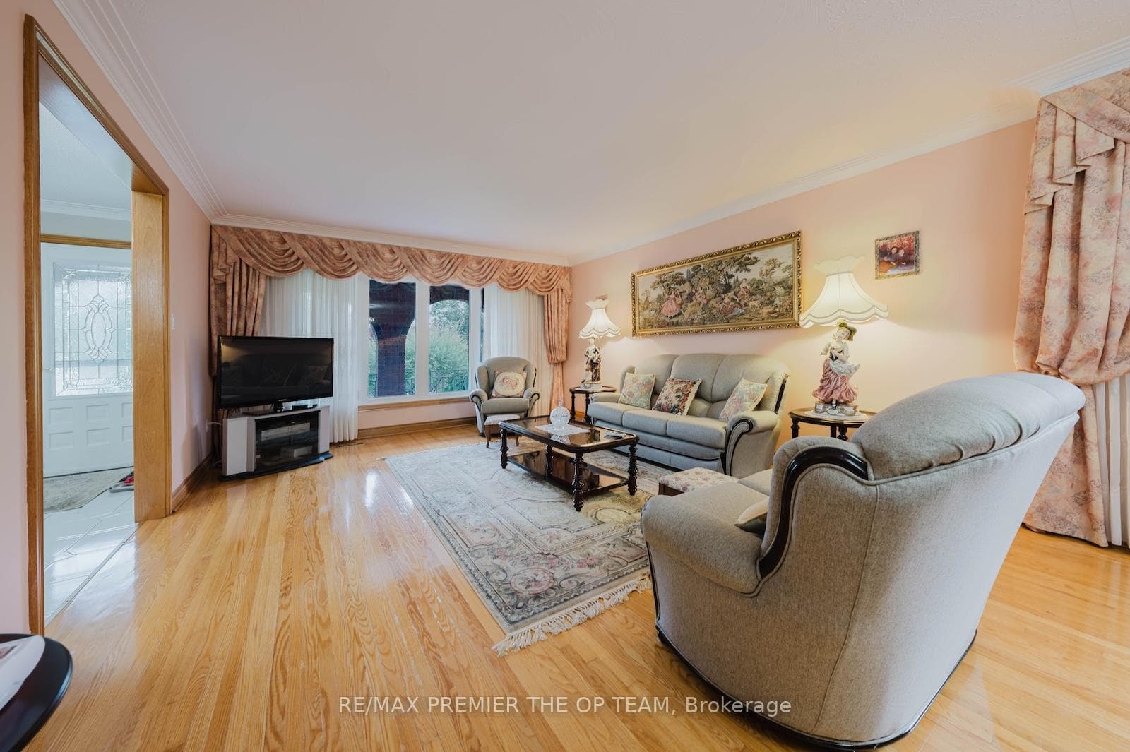 142 Gracefield Avenue photo 8