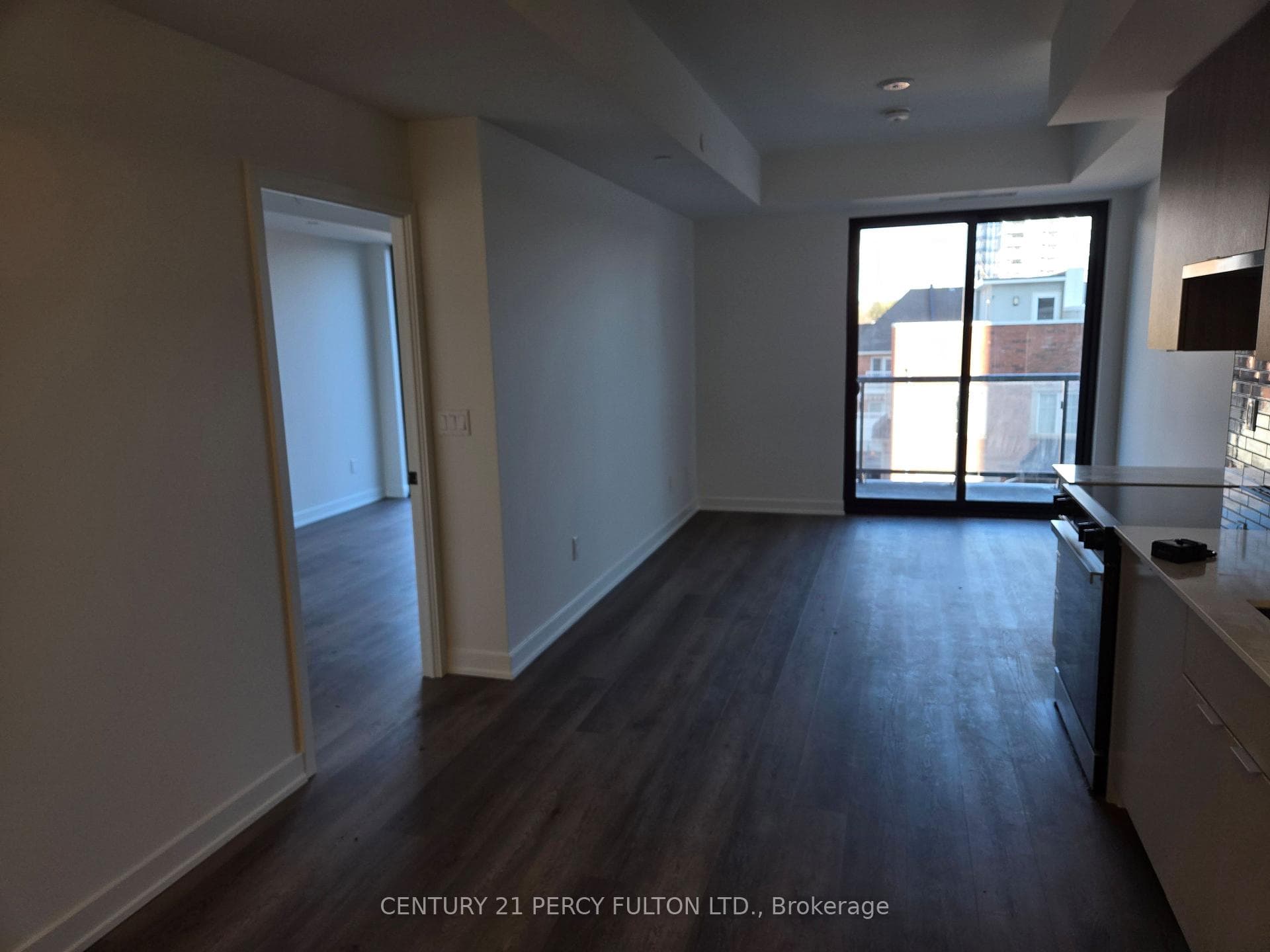 2075 Lakeshore Road Unit 302 photo 5