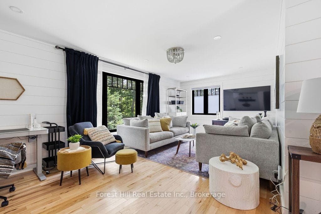 415 Wellington Street photo 33
