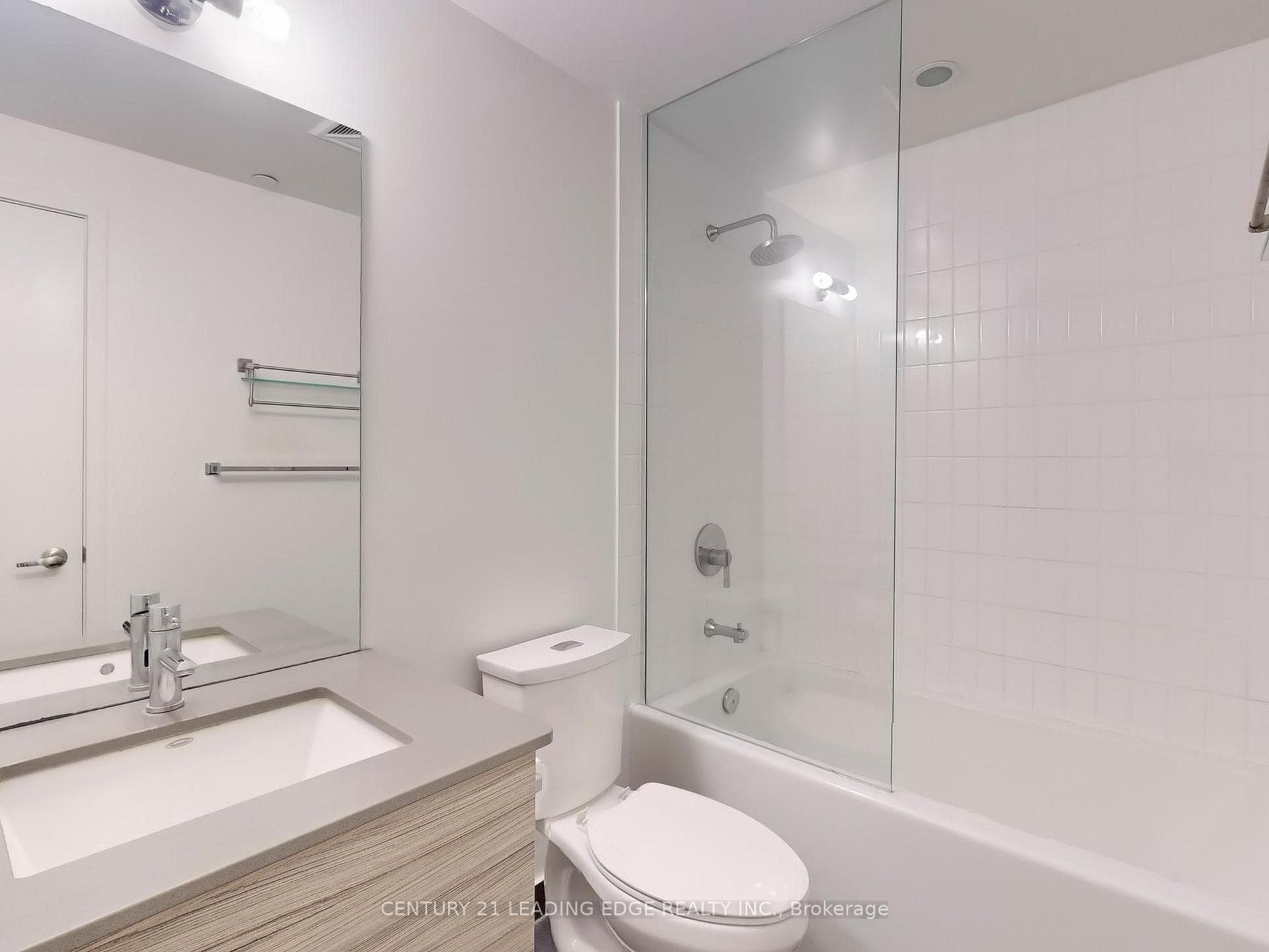 210 Simcoe Street Unit 1012 photo 13