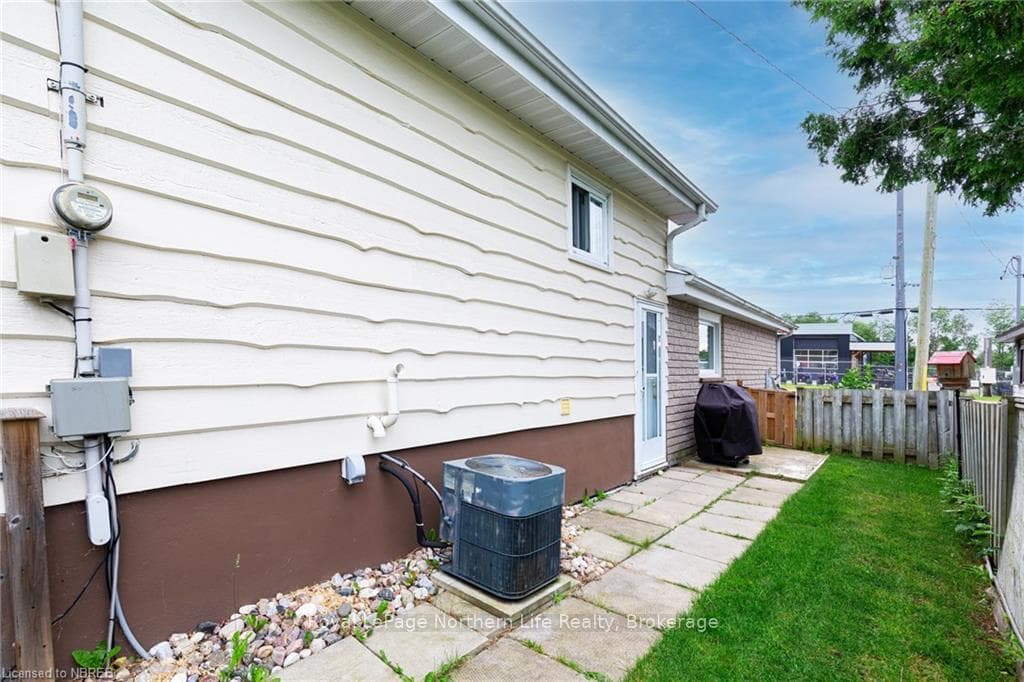 450 WALLACE Road photo 36