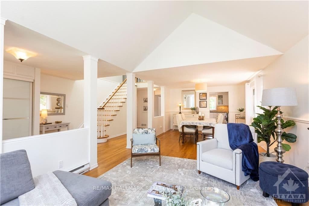 1630 DES RAVINS Place photo 4
