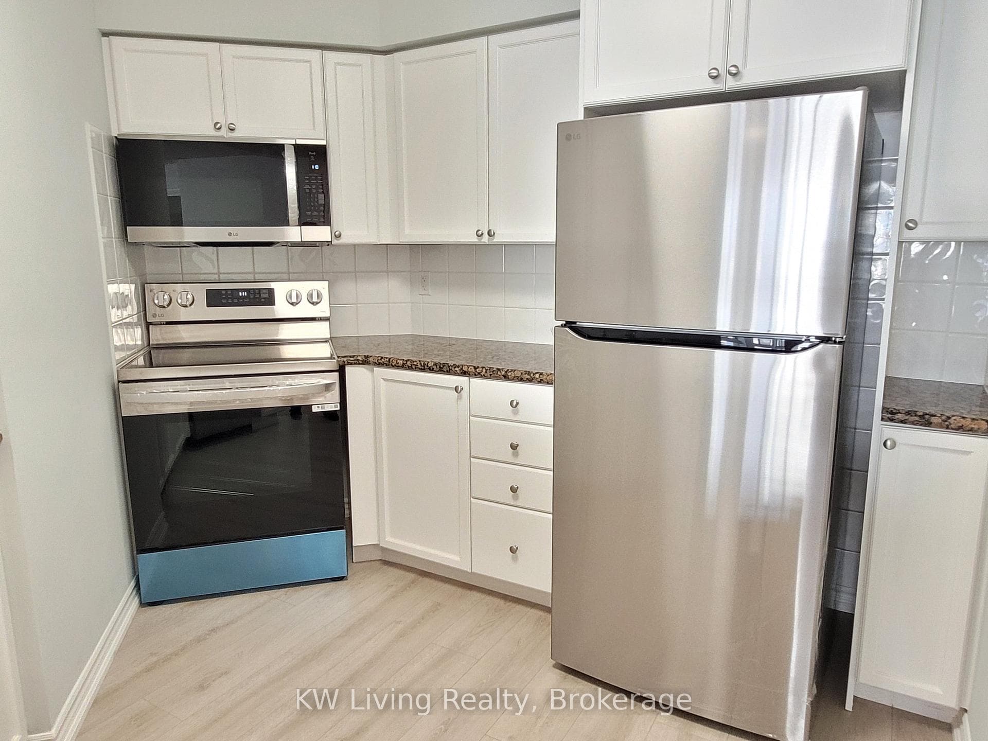 3888 Duke Of York Boulevard Unit 924 photo 13