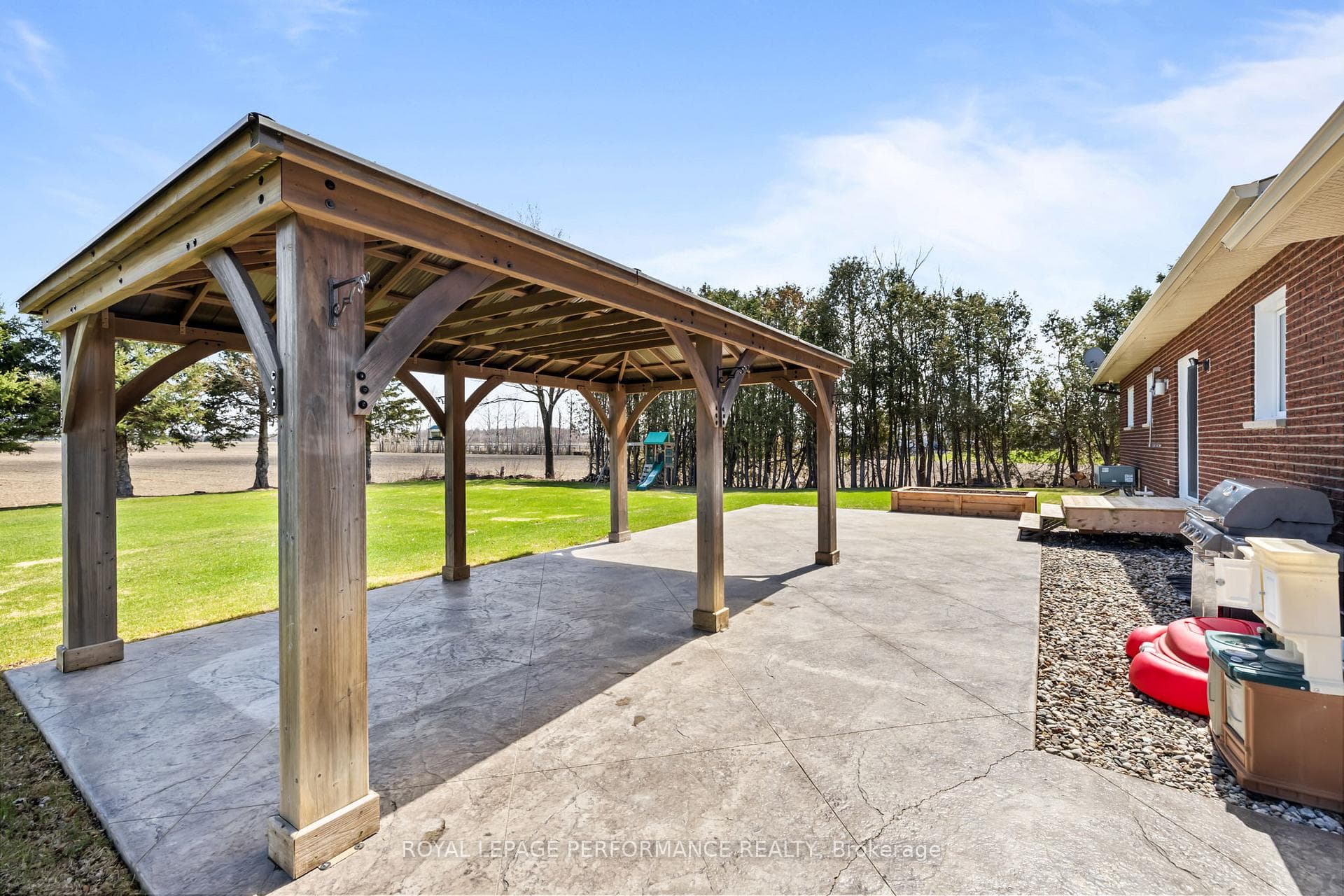 1547 St Jacques Road photo 35