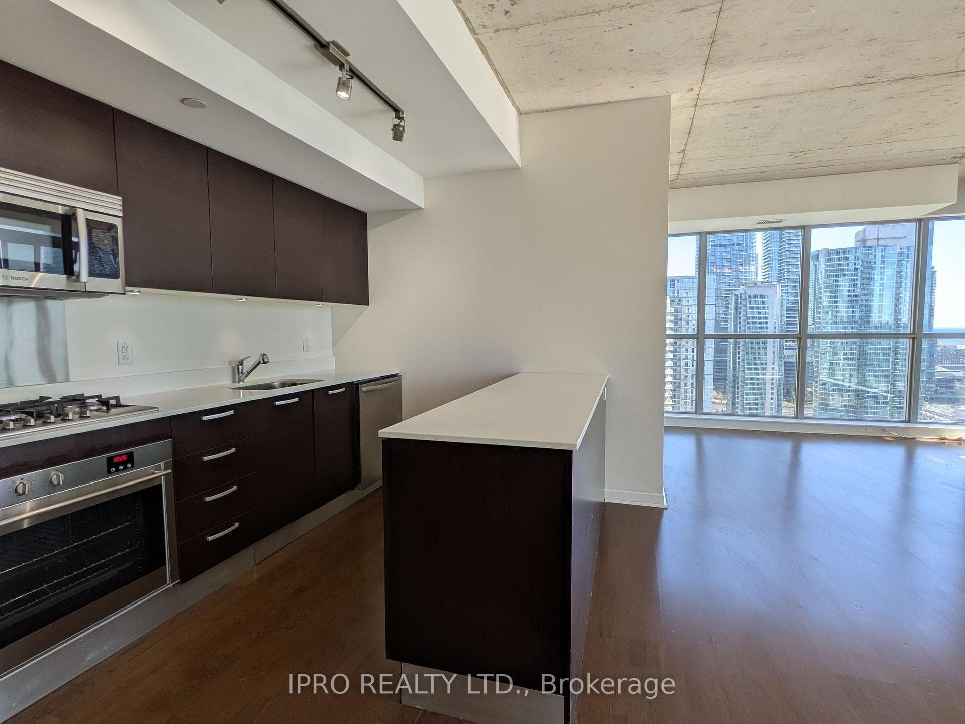 375 King Street Unit 1902 photo 12