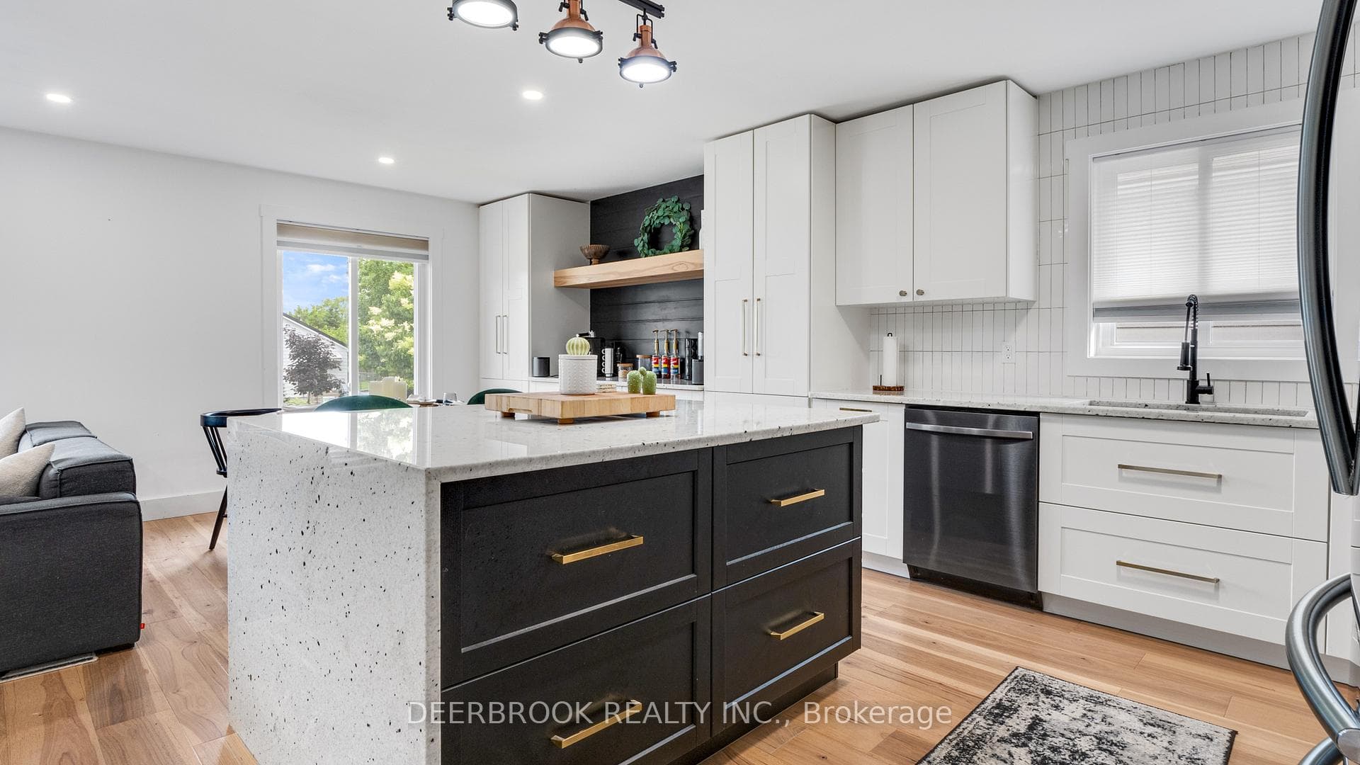 737 Alexandrine Street photo 13