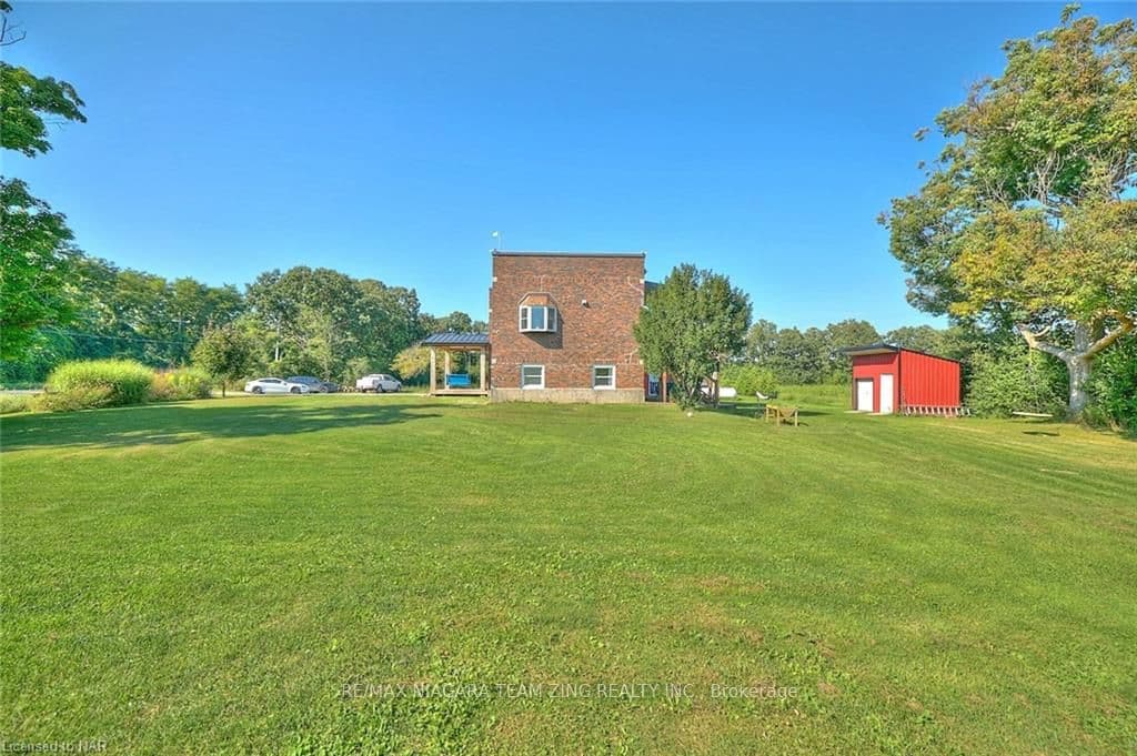1744 RIDGEMOUNT Road photo 33
