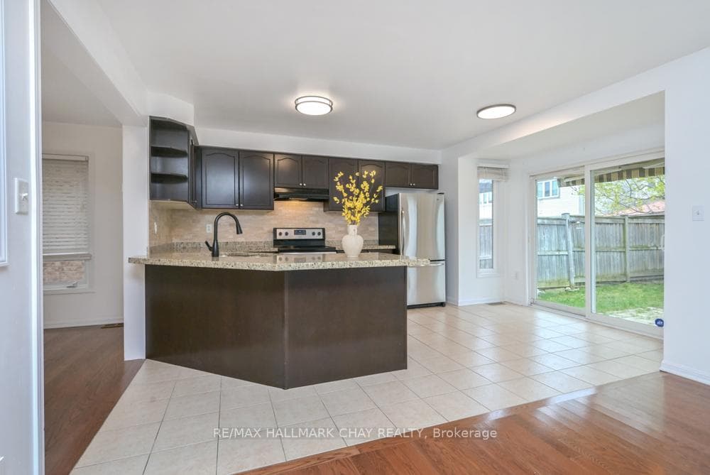 73 Kidd Crescent photo 10
