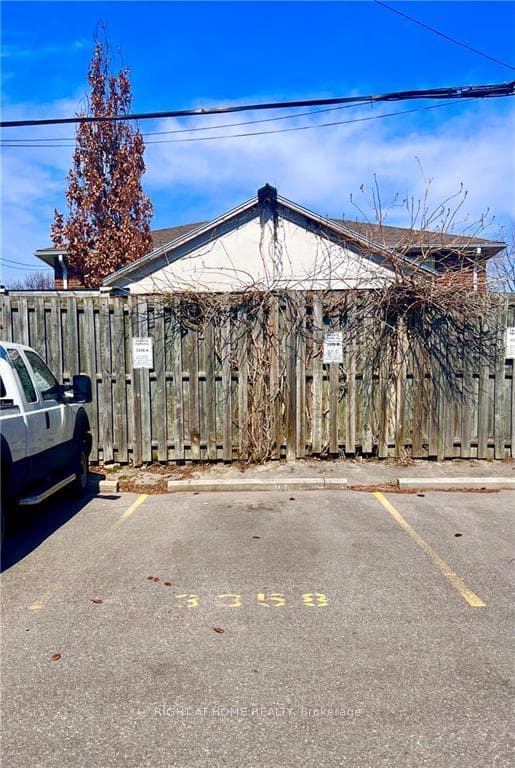 3358 Lake Shore Boulevard Unit A photo 10