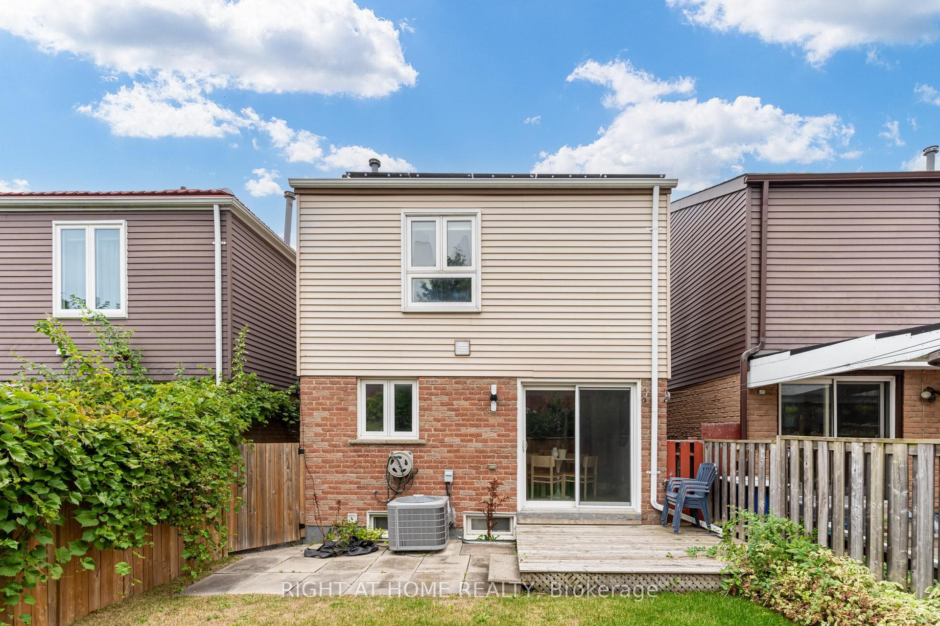 10 Capilano Court photo 35