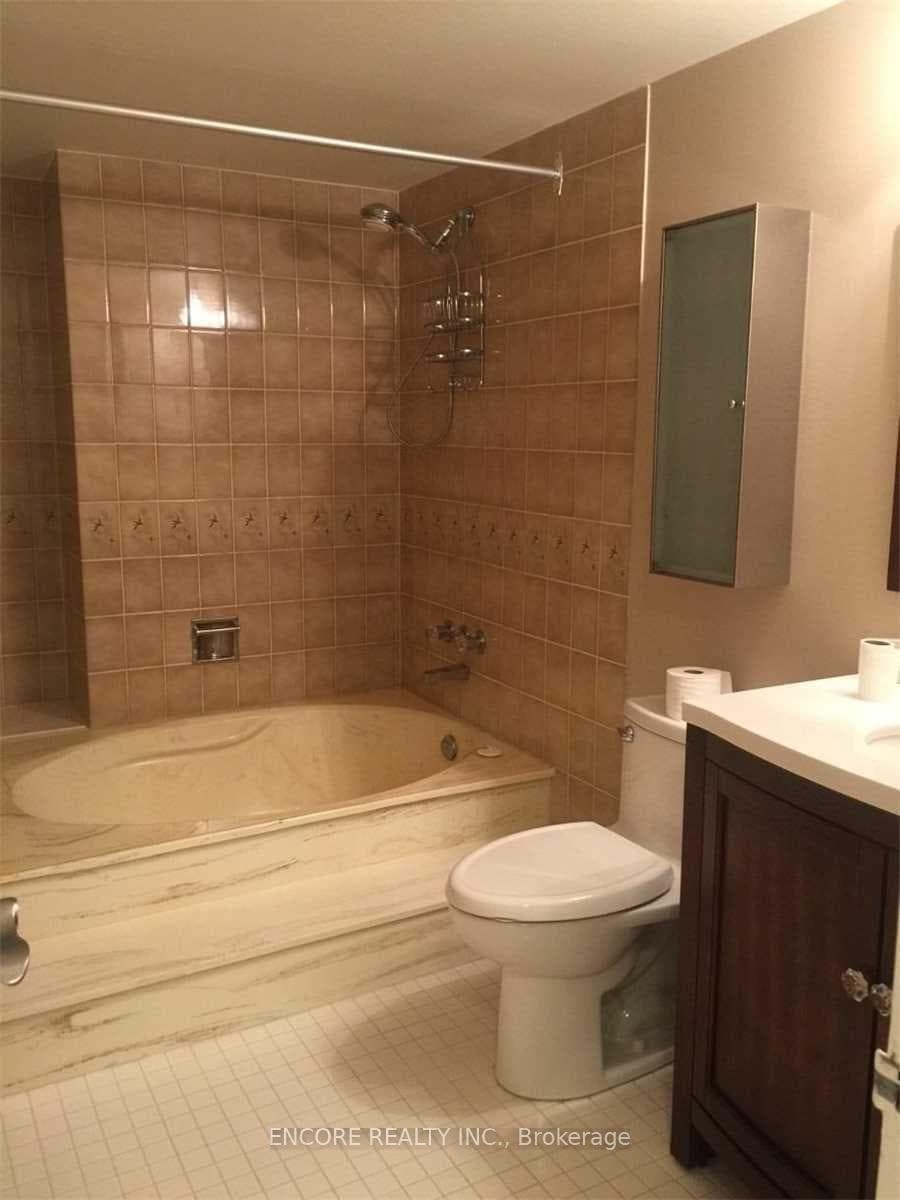 45 Carlton Street Unit 1814 photo 20