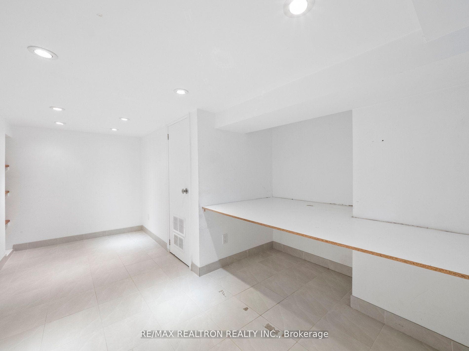 186 Wanless Avenue photo 34
