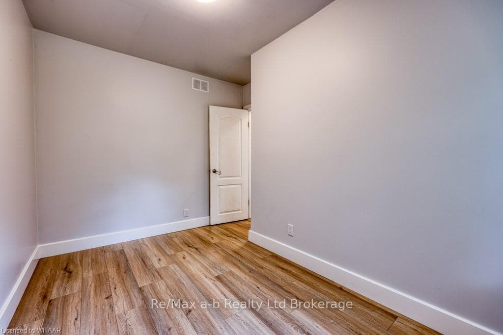 5 VICTORIA ST N/A photo 27