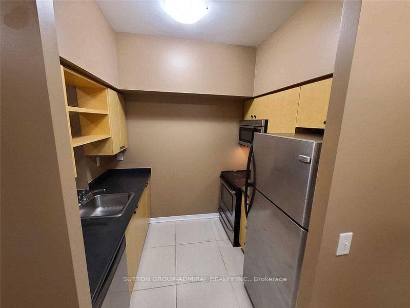 215 Queen Street Unit 1406 photo 3