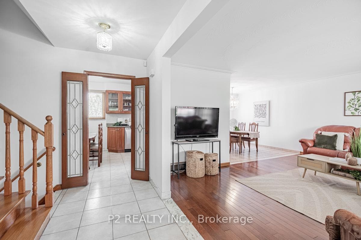 6 Archway Crescent photo 3