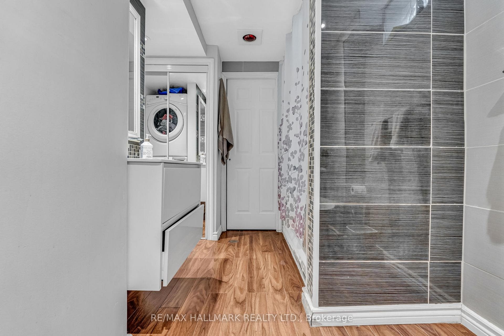 172 Martindale Crescent photo 23