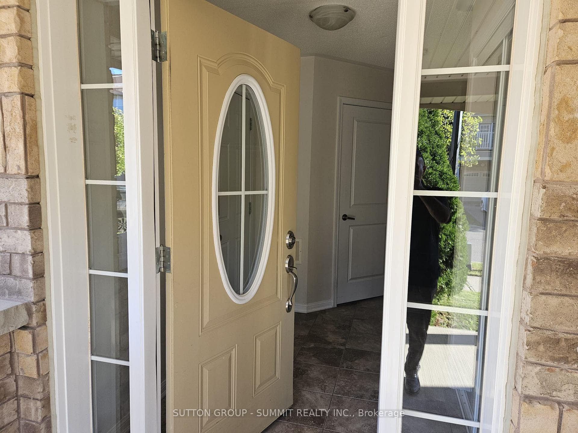240 SEPTIMUS Heights photo 3
